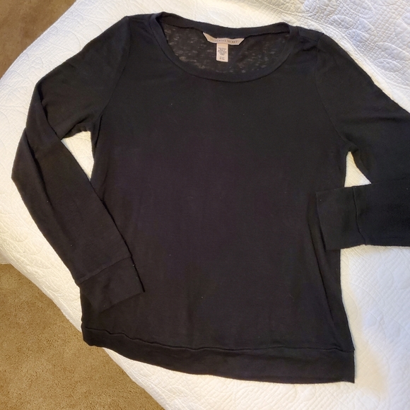 🎀 2 VICTORIA'S SECRET LOUNGE-WARE TOPS 🎀 - Picture 4 of 5